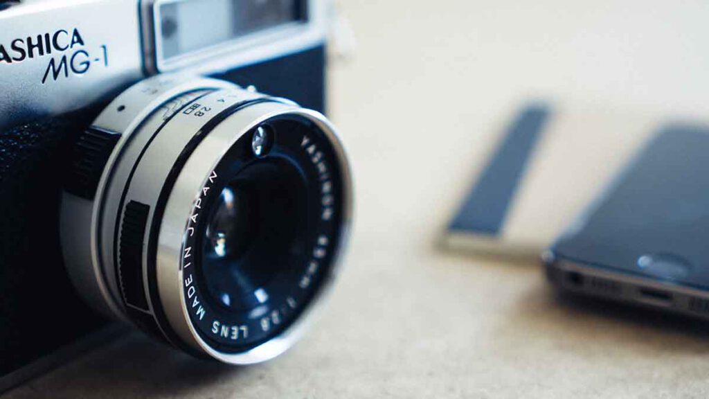 lens-takilabilen-telefonlar