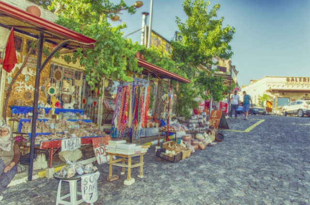 uchisar-kalesi-alisveris-yerleri