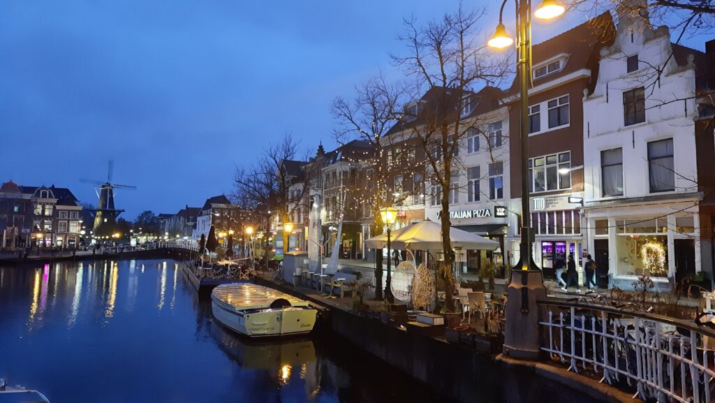 Leiden kanal turu